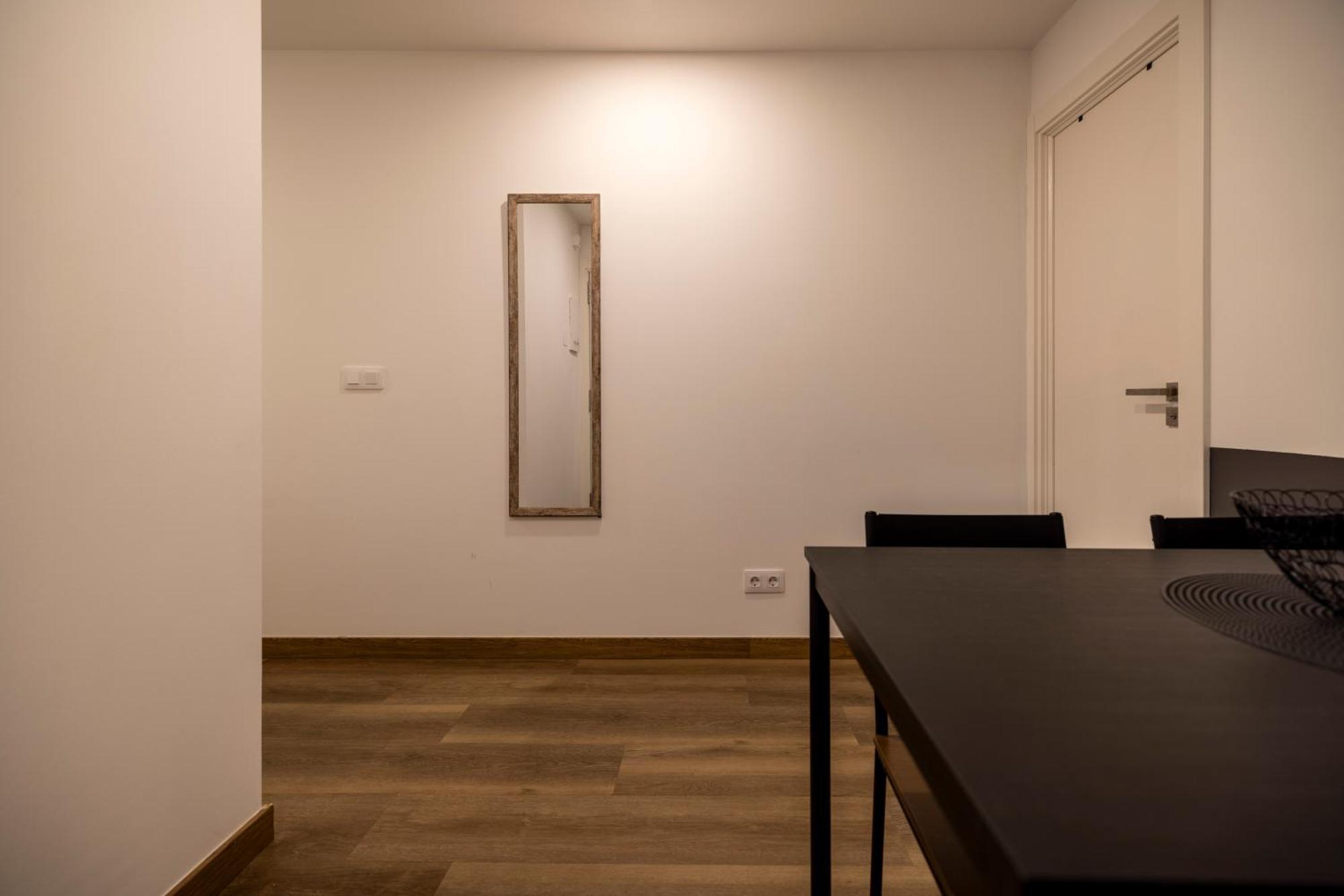 Estudio Para Grupos Pequenos En El Pas De La Casa - Centrico Bagian luar foto